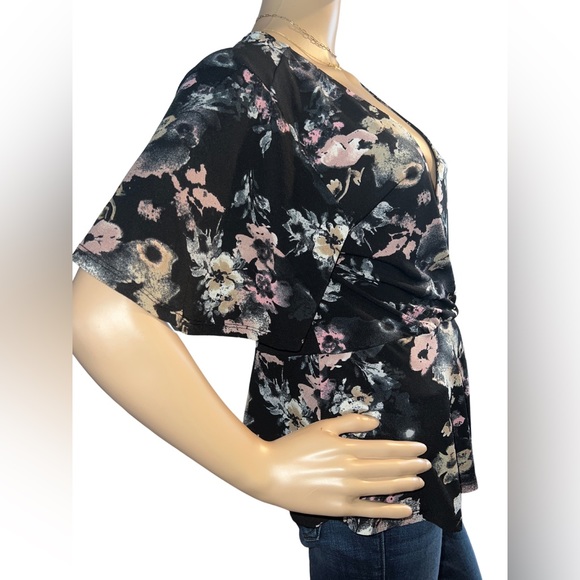 3️⃣/$25 Paper & Scissors blouse - Picture 5 of 6